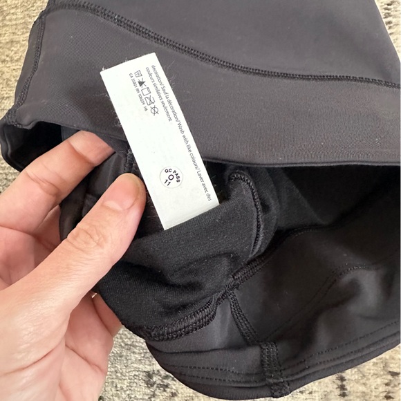 Lululemon ENERGY BRA HIGH-NECK LONGLINE TOUGH - Picture 4 of 4